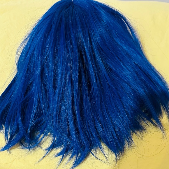 Wigs - Picture 2 of 2